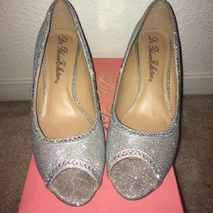 De Blossom Collection Rhinestone Wedges